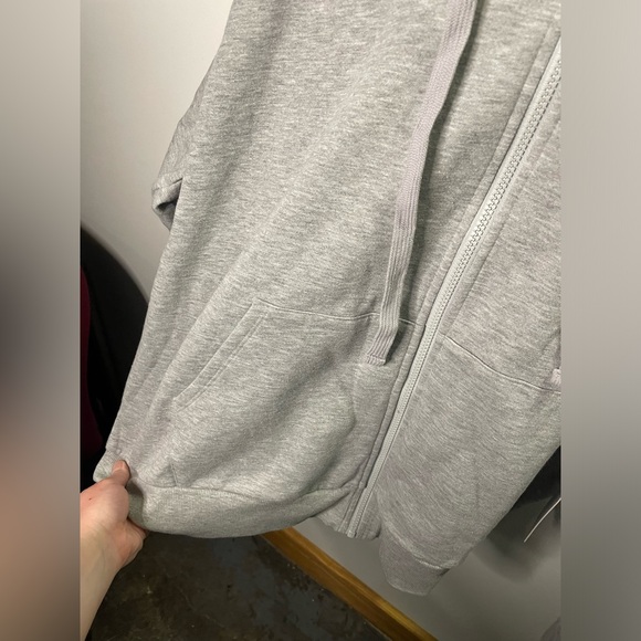 NWT Alo Yoga Men’s Gray Everday Full Zip Hoodie Hooded Sweatshirt - Picture 3 of 10